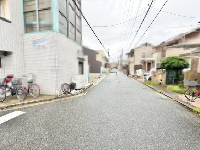 昭和通２丁　新築分譲住宅の前面道路含む現地写真|【２ＳＬＤＫ】暮らしやすい間取りですので、子供部屋や趣味のお部屋も作れますね♪資料請求だけでもお気軽にお問い合わせください！