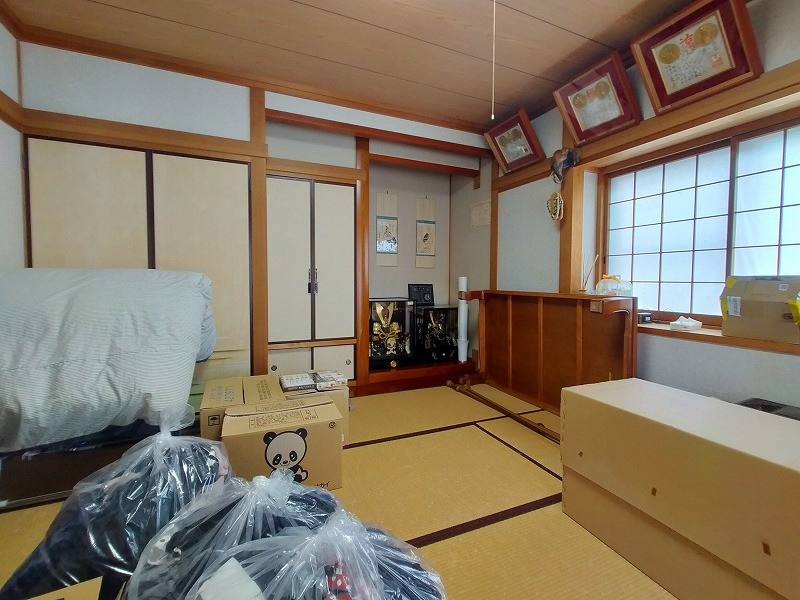 大潟町美崎が丘戸建の和室|1F和室8帖