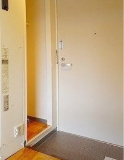 パークヴィラ千人町の玄関