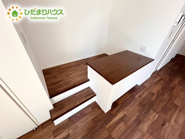 上尾市原市0631①　新築戸建　01の構造・工法・仕様|リビング内観　スキップフロア
