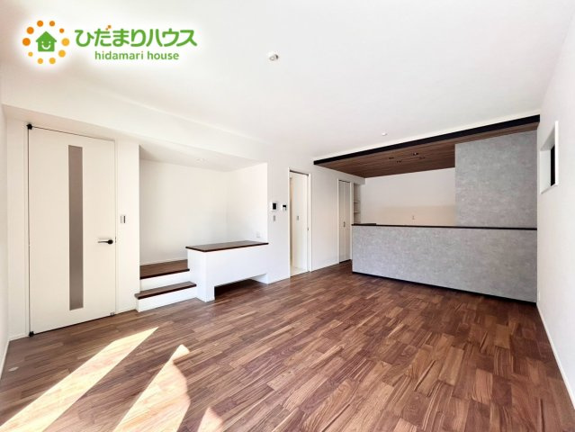 上尾市原市0631①　新築戸建　01の居間・リビング