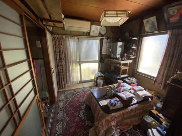 大門町４丁目　戸建ての居間・リビング