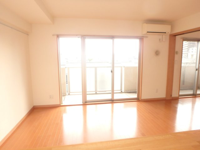 グレイスコート元住吉の居間・リビング|他のお部屋の参考写真となります。