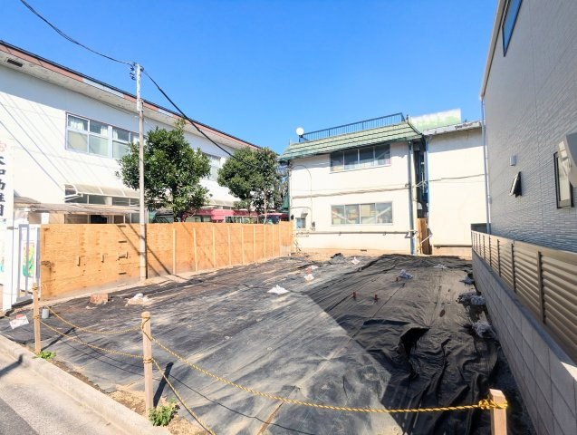 中野区野方5丁目　建築条件無し売地　全2区画の外観|2026.10.08撮影

現地ご見学希望・資料請求などお気軽にお問い合わせ下さい！
03-5990-5201
