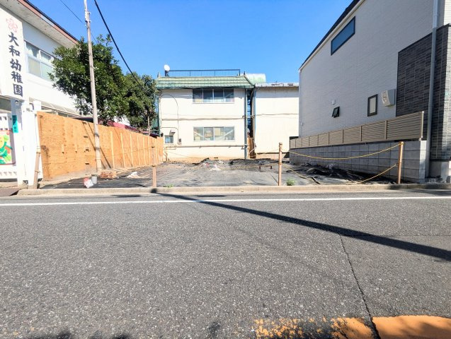 中野区野方5丁目　建築条件無し売地　全2区画の前面道路含む現地写真|2026.10.08撮影

現地ご見学希望・資料請求などお気軽にお問い合わせ下さい！
03-5990-5201