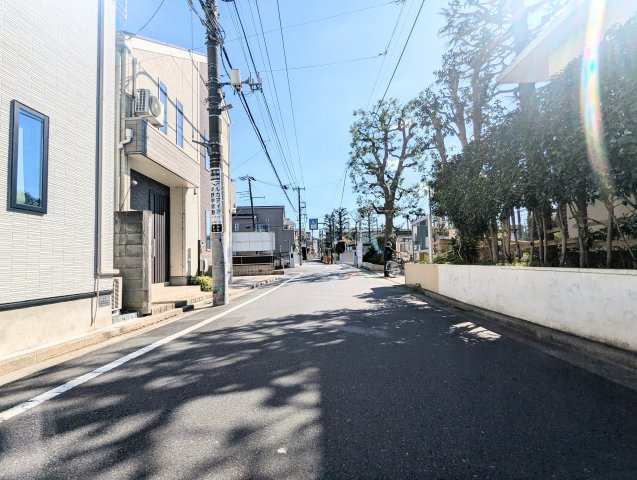中野区野方5丁目　建築条件無し売地　全2区画の前面道路含む現地写真|2026.10.08撮影

現地ご見学希望・資料請求などお気軽にお問い合わせ下さい！
03-5990-5201