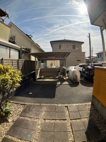 ライフパークアレイの駐車場