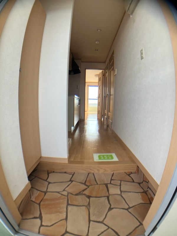 ライフパークアレイの玄関|退去前のため、同型タイプ他号室の写真を掲載しております