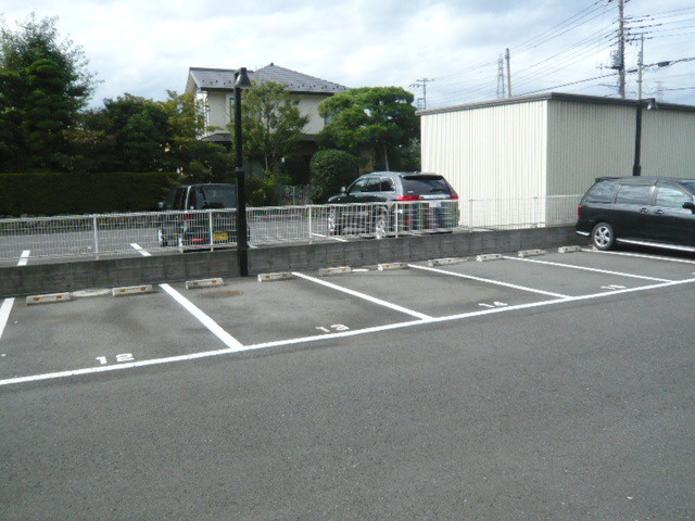 Ｄｅｍｅｕｒｅ　ＭＴＲの駐車場|駐車場