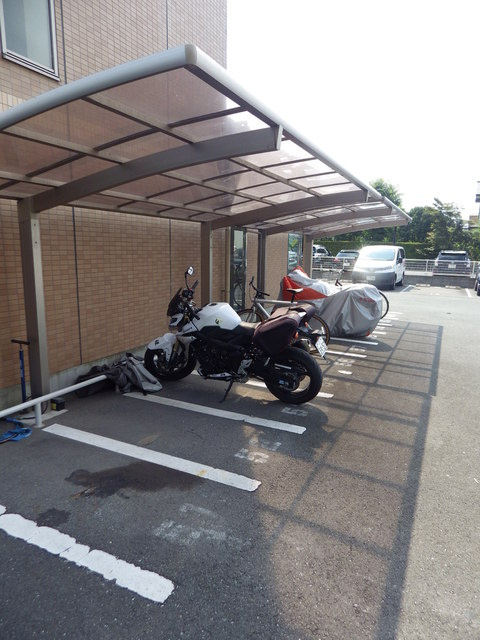 Ｄｅｍｅｕｒｅ　ＭＴＲのその他共用部分|バイク置き場あり、大きさ相談