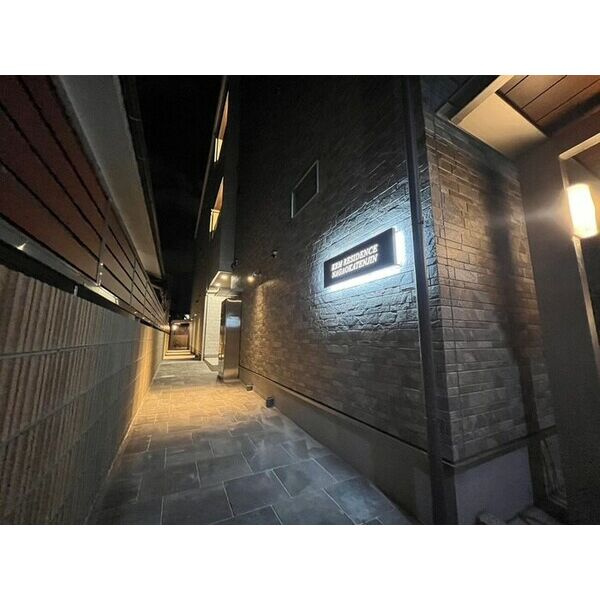 KRM RESIDENCE NAGAOKATENJINのエントランス