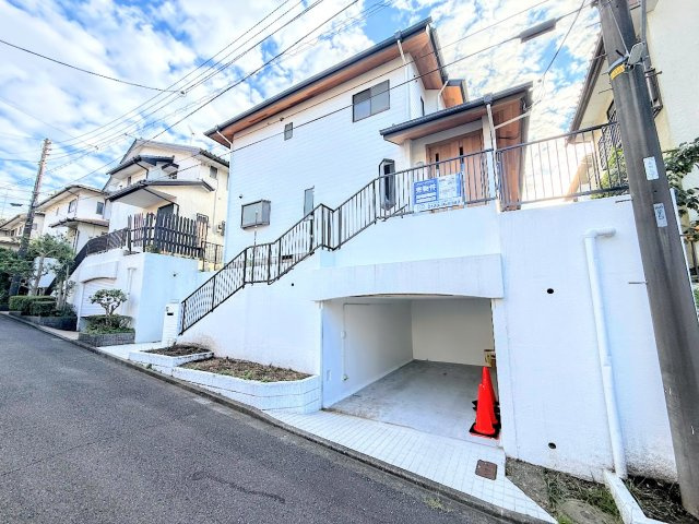 港南区港南台8丁目　中古戸建て　第1の外観|◆リフォーム済みでのお引渡しなので、即ご入居可能です。家具の配置や色など決めやすくスムーズにお引越しできます。
