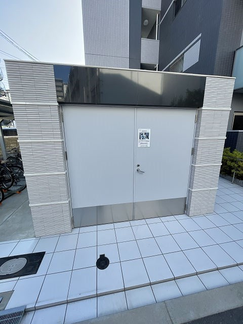 大阪市淀川区東三国６丁目の賃貸マンションの外観