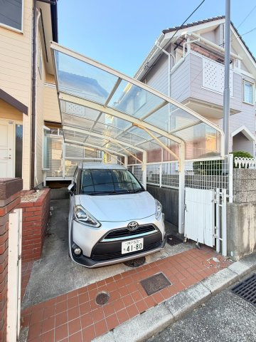 竹の台5丁目戸建の駐車場