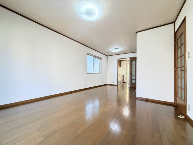 竹の台5丁目戸建の居間・リビング