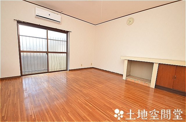 折尾２丁目　タウンハウスの洋室