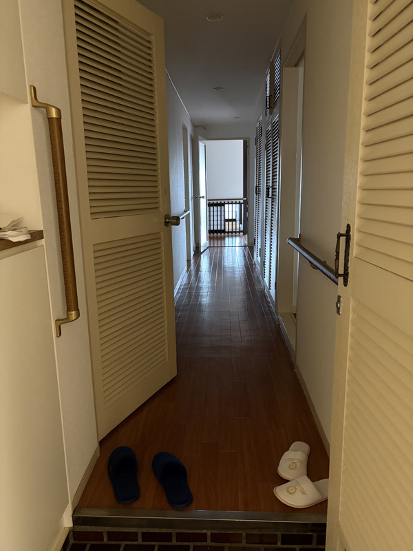 芦屋パレスハイツ南館の玄関