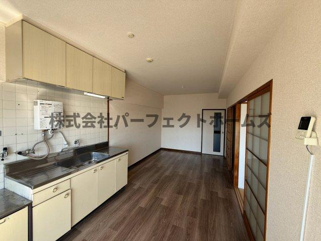 家具町ハイツの居間・リビング|リビングダイニングキッチンとしてお使いいただけます