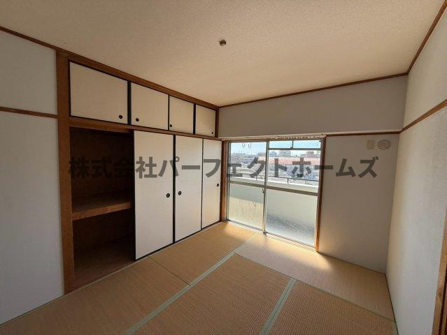 家具町ハイツの和室|明るい和室です