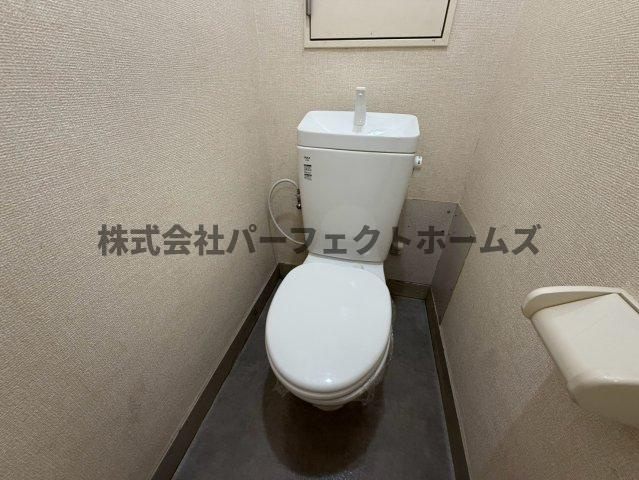 家具町ハイツのトイレ|落ち着いたトイレです