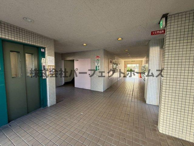 家具町ハイツのロビー|建物の内部です