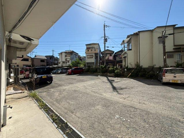 家具町ハイツの駐車場|駐車スペースもあります