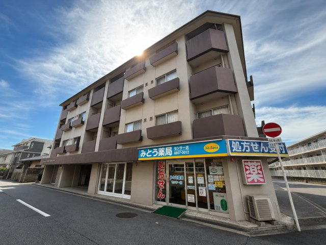 長居岡本マンションの外観