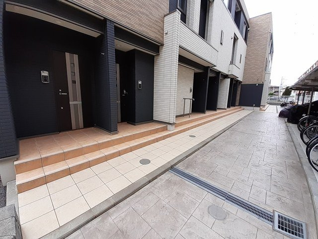 【エントランス】 | モンテ　ソプラ