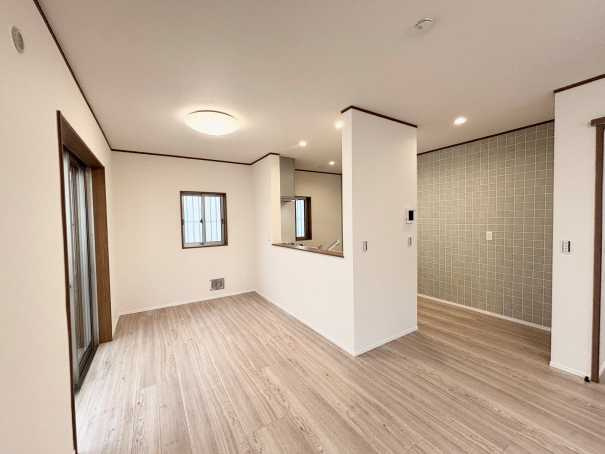所沢市北秋津戸建の居間・リビング|こちらの居間で趣味の時間をお楽しみください