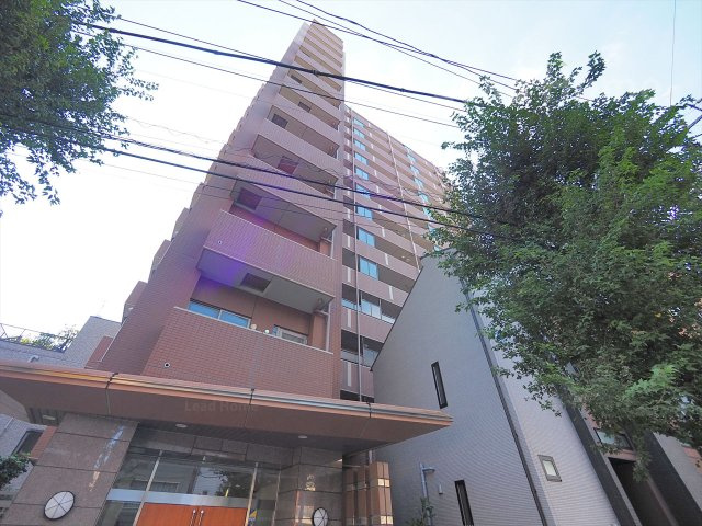 【外観】 | センチュリーハイツ品川戸越 | 青空にすっきりと映えるスタイリッシュな佇まい！日当たりや見晴らしにも期待が広がる爽快な住環境です♪