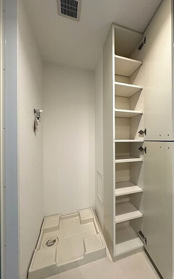 【設備】 | ライオンズ東十条ステーションプラザ | 室内洗濯機置き場　※2024年2月の写真