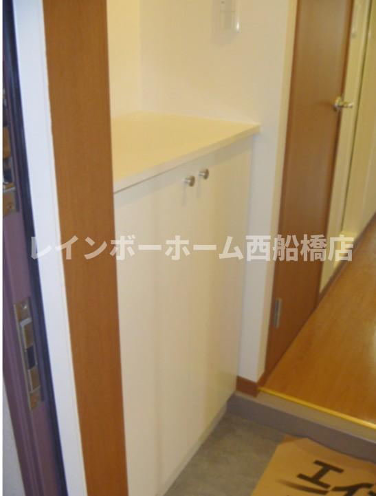 アジリア浦安の玄関