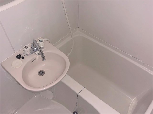 レオパレス楠の浴室