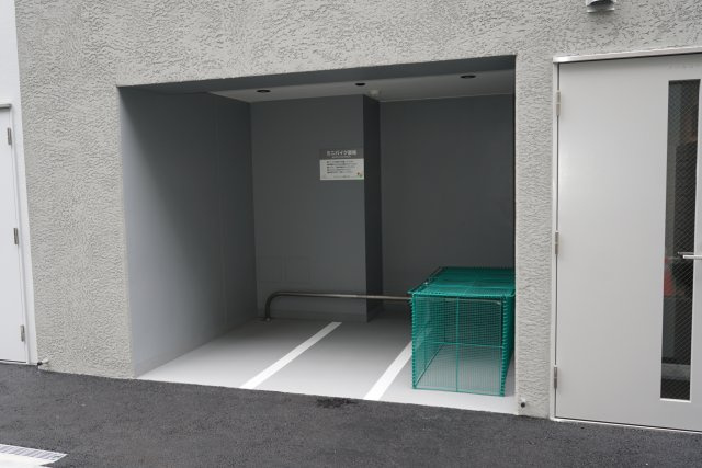 プレミアムフラット横濱上大岡のその他共用部分|バイク置場