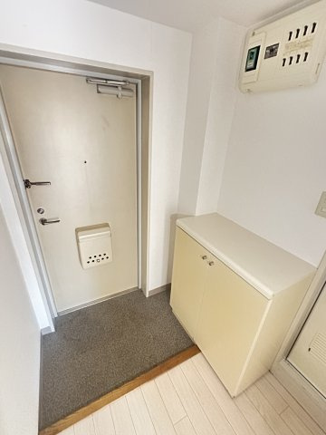 ライオンズプラザ井土ヶ谷弐番館の玄関