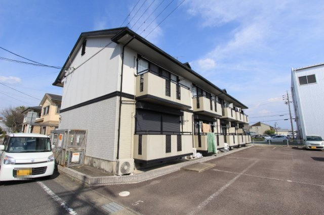 サニーサイドコーポ川西の外観