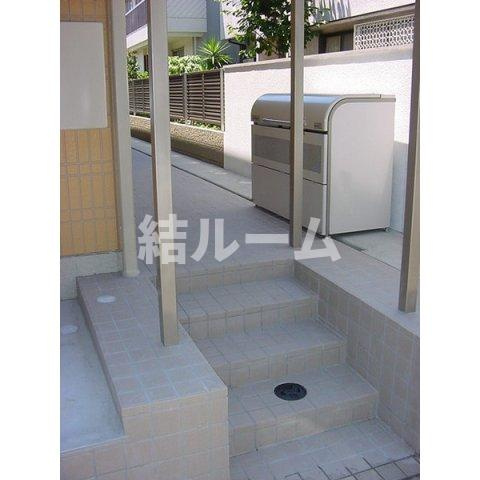 練馬区豊玉北４丁目のアパートのエントランス