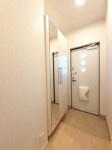 ガーデン古川の玄関