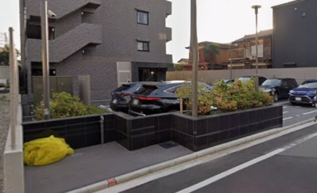 ルーブル横濱江ケ崎町の駐車場