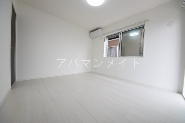 【寝室】 | フロントフィールド上永谷  | 開放的な寝室です