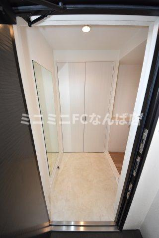 レオンコンフォート難波南の玄関