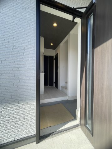 狭山市柏原21期　1号棟の玄関|清潔感のある玄関。