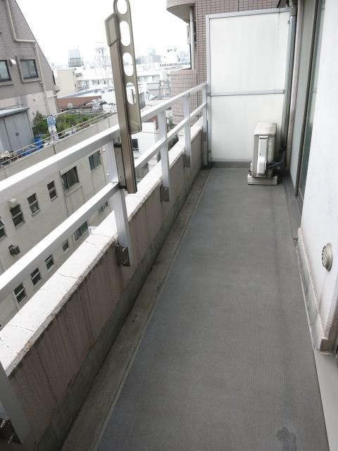 ルミエール巣鴨のバルコニー