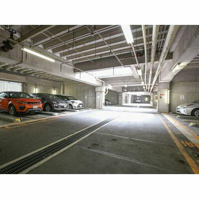 リバーシティ２１イーストタワーズの駐車場