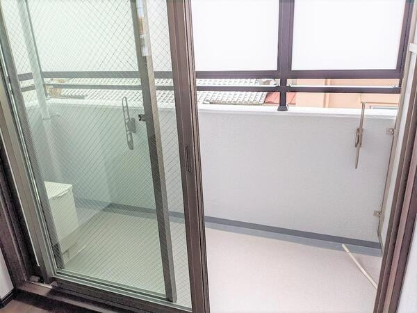 ヒルズ八尾本町のバルコニー
