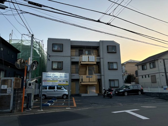 カースル栗谷の外観