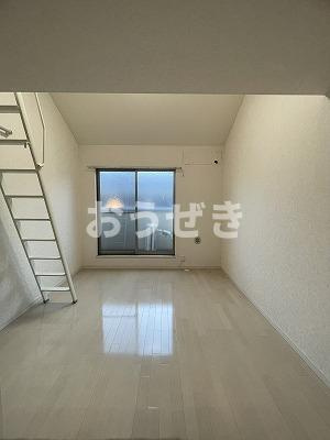 コルモ上大岡の居間・リビング