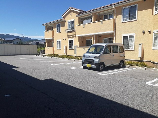カーサエレガンテ　Ｂの駐車場
