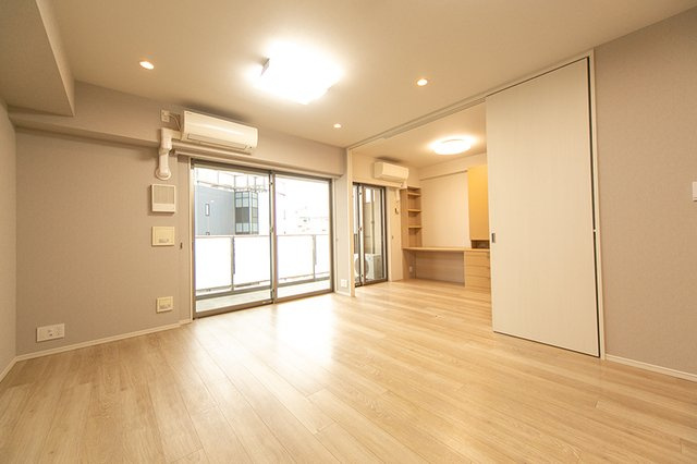 プラウド日暮里の居間・リビング|※写真は同タイプ住戸です。