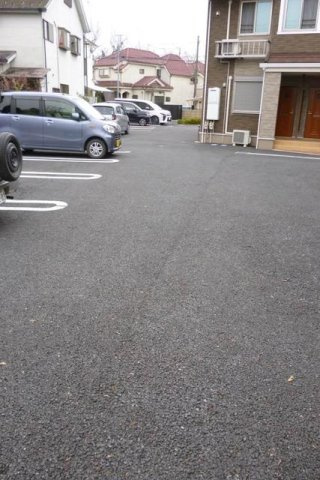エルシェアートＢの駐車場